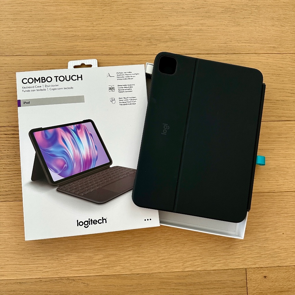 Logitech Combo Touch iPad Keyboard Case - Graphite